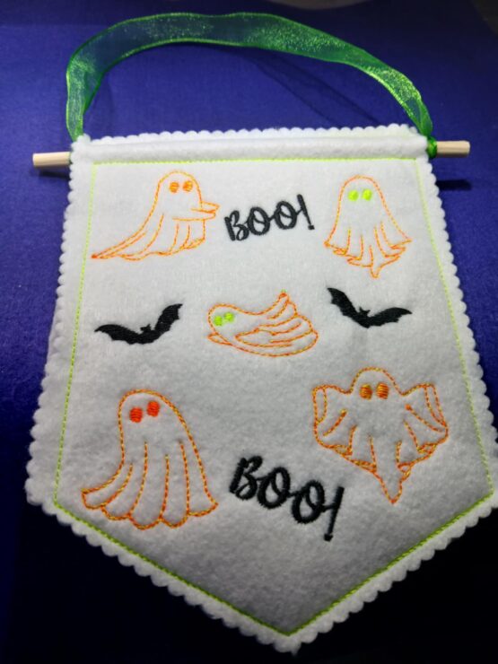 In The Hoop Bats and Ghosts Door Hanger Digital Download Machine Embroidery Design File 5×7 Hoop